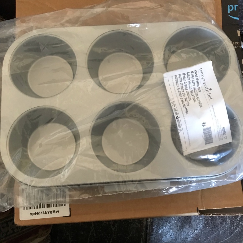 Pampered Chef LARGE MUFFIN PAN